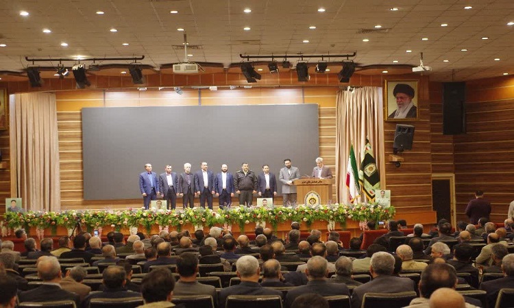 slide-3923a8e slide-3923a8e